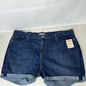 Signature Levi’s Strauss Mid rise jeans women’s jeans shorts
